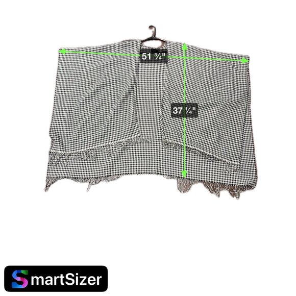 Maggie Barnes Houndstooth Fringed Poncho - Picture 7 of 8